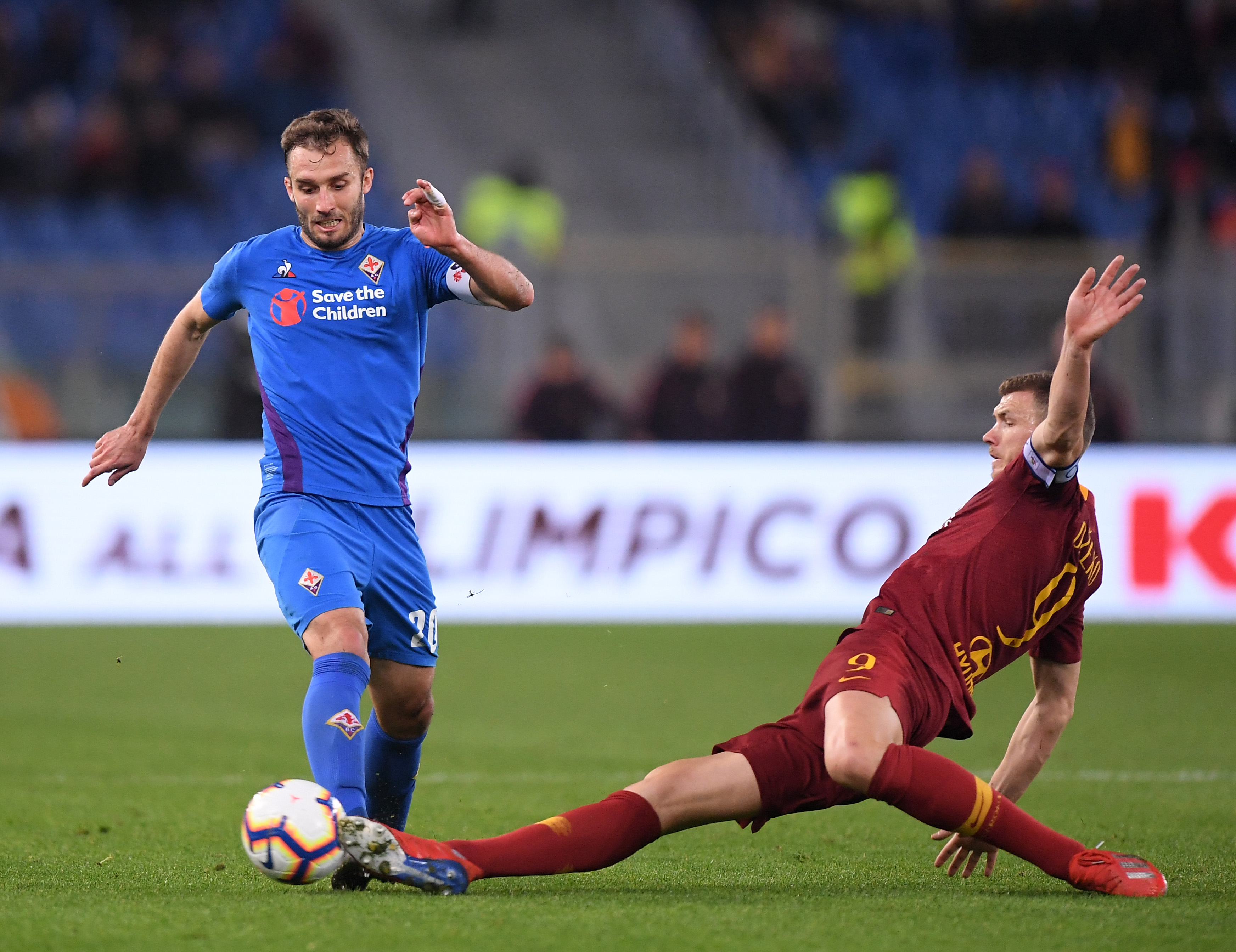 2025 赛季：大联盟官方在法国巴黎举行棒球推广赛，吸引数万名欧洲观众