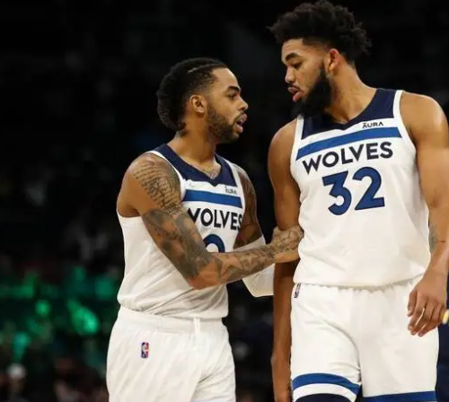 东体：国足海外拉练选迪拜