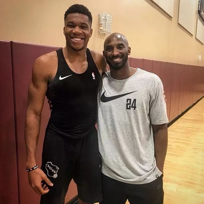 莫雷托：米兰没考虑签回蒂亚戈-席尔瓦，弗鲁米嫩塞也不想卖