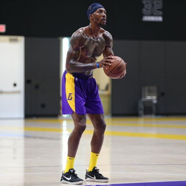 诺伊尔：没考虑重返德国队，希望活在当下和拜仁一起奋斗