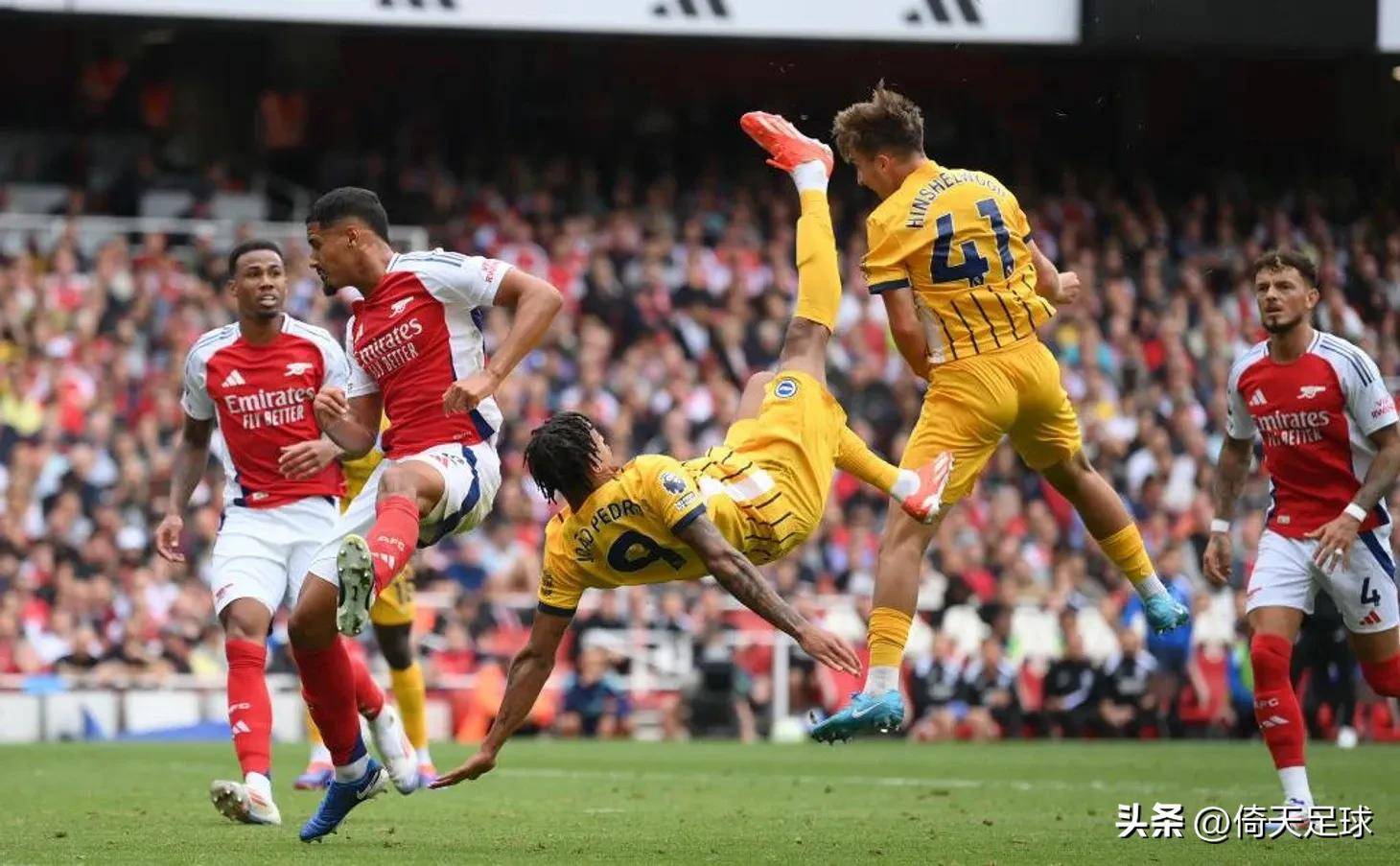 2016年5月：杰基·罗宾森日：全美球员统一身穿42号球衣致敬。