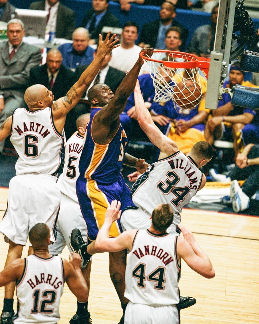 伊万：对国足出场球员绝对信任 勇敢同时也要聪明