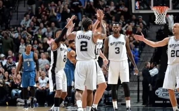 沙盒游戏电竞玩法探索中