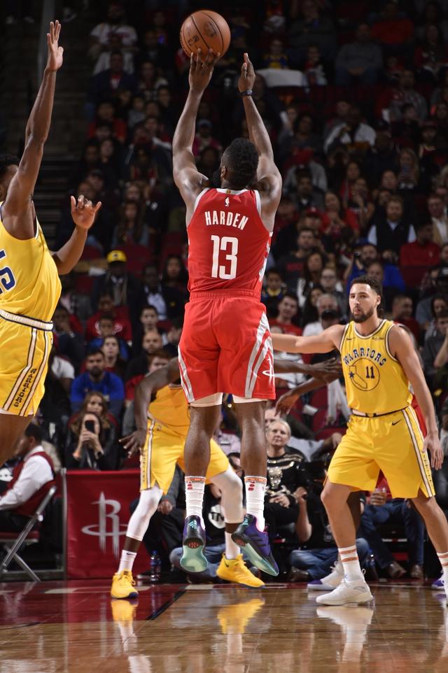 输青岛16分！杨鸣中肯点评，指出了3大输球的原因