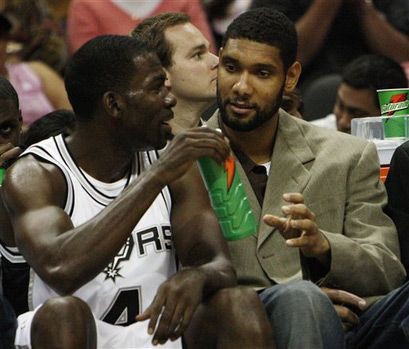 国脚关键进球助球队晋级淘汰赛