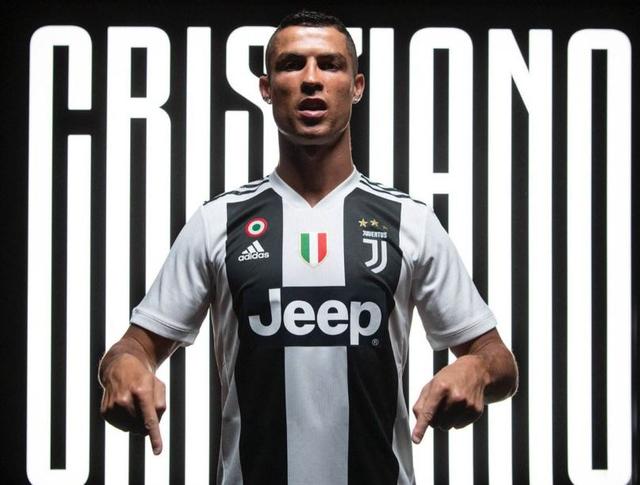 游泳赛事刷新多项纪录