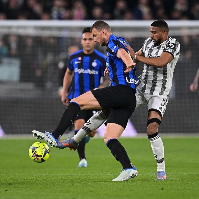 全局BP最强战术诞生！前IG上单沦为受害者，对手1局选4个上路英雄